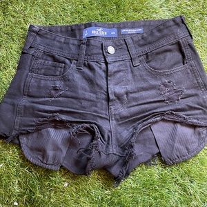 Black Hollister shorts
